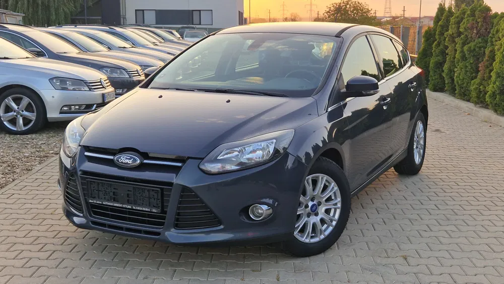 Ford Focus 1.6 mpi 2011 Model TITANIUM